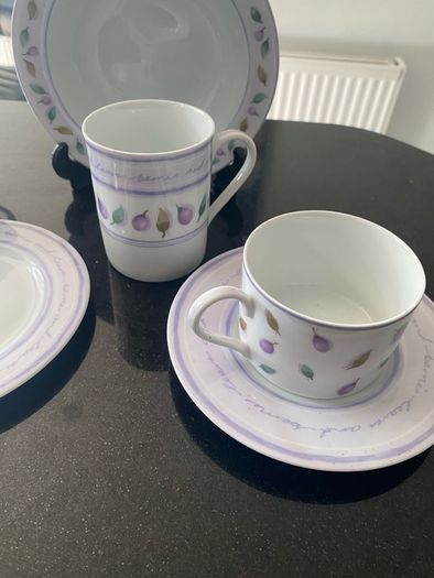 Six piece matching set off M&S berties and leaves breakfast set