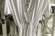 Ladies white play suit/ beach wear. Size 8/10 River Island