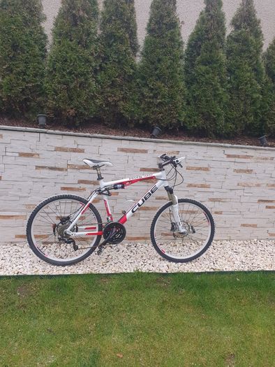 Cube bike
