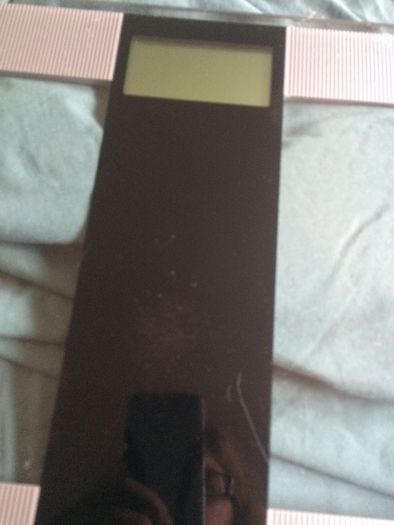 Digital weighing scales