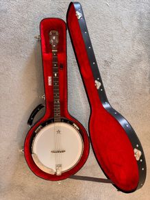 Clareen Special Tenor Banjo w/ customised hard case