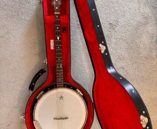 Clareen Special Tenor Banjo w/ customised hard case