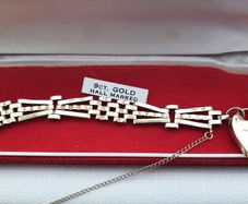 9ct gold vintage gate bracelet