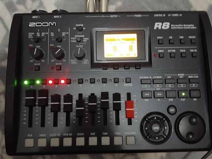 Vintage Zoom R8 Recorder/Sampler/Interface/Controller