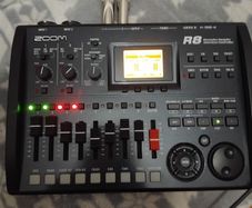 Vintage Zoom R8 Recorder/Sampler/Interface/Controller