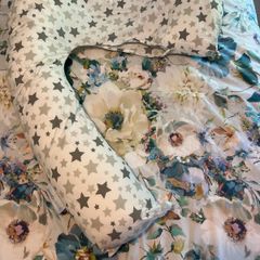 dream genii pregnancy support and feeding pillow