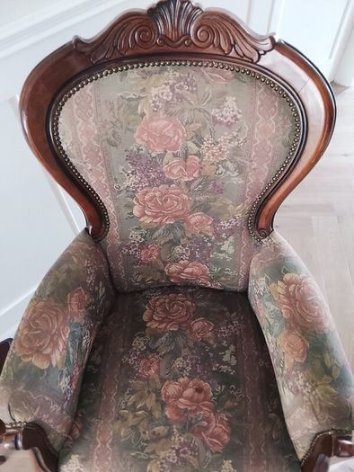 Elegant chair