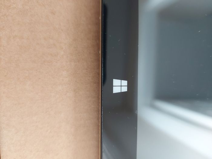 oBook 10, 64 GB, Excellent Cosmetic Condition, not powering on, being sold for parts or repair