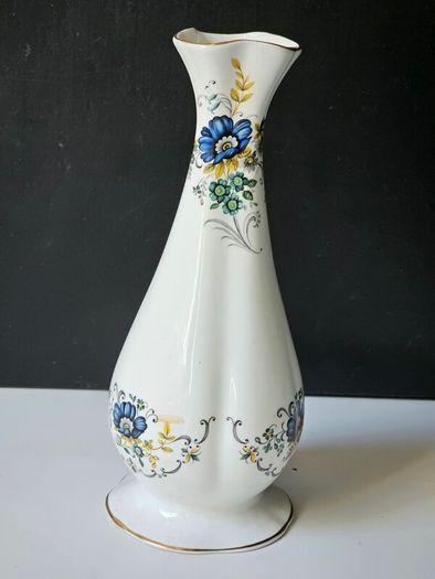 Royal Tara "Cornflower" Bud Vase