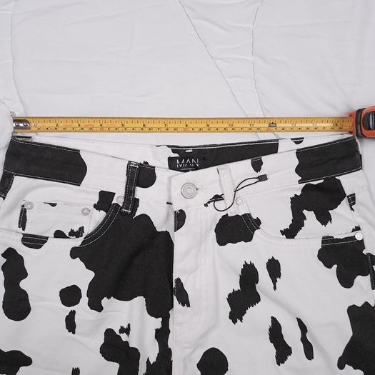 Boohoo Man White Black Cow Print Graphic Straight Leg Denim Jeans W32/L31