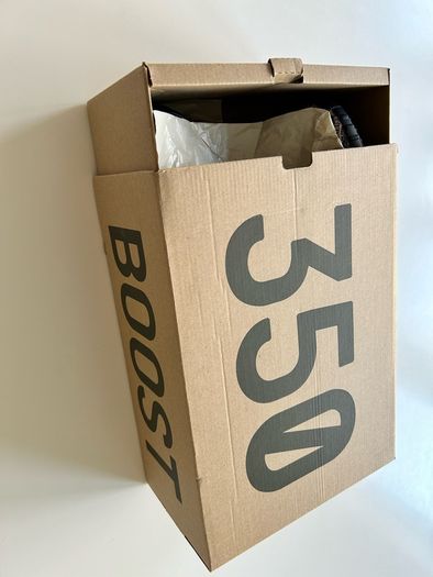 Yeezy Boost 350 V2 Carbon Beluga 10.5UK