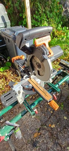 2 year old Evoloution mitre saw - perfect working condition