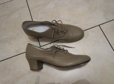STAR LITE   adult size 6