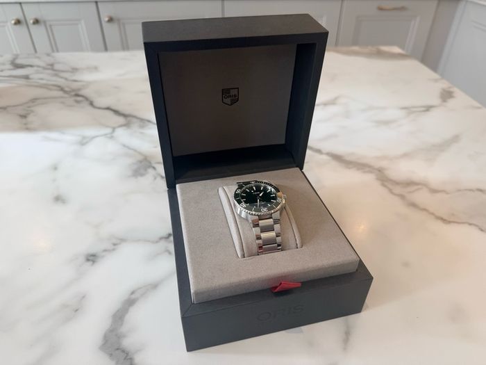 Oris Aquis Date