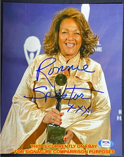 Ronnie Spector - The Very Best Of [Signed CD] With pics of her signature from other sources