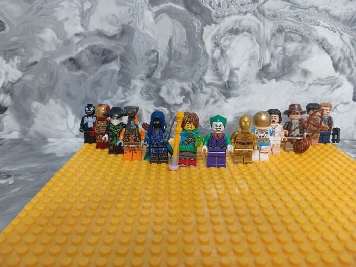 Lego mini figures