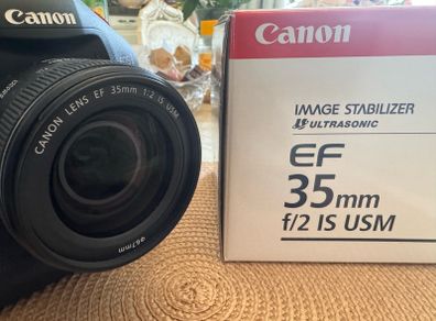 Canon EF 35mm f/2 IS USM lens