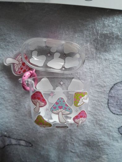 Earbuds/airpods cases