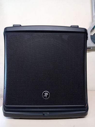 Mackey DLM 12 powered Speaker