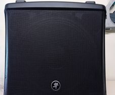 Mackey DLM 12 powered Speaker