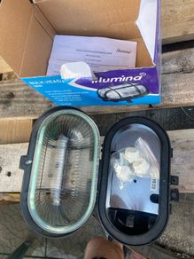 Bulk light fitting