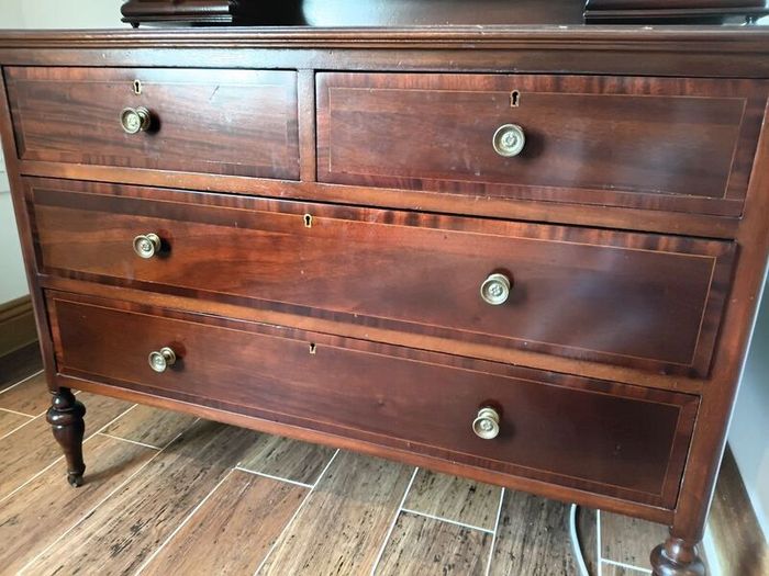 Antique dressing table with mirror