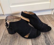 Black peep toe shoes