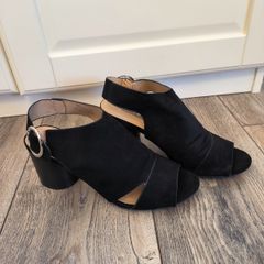 Black peep toe shoes