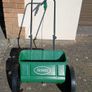 Lawn spreader Image 2