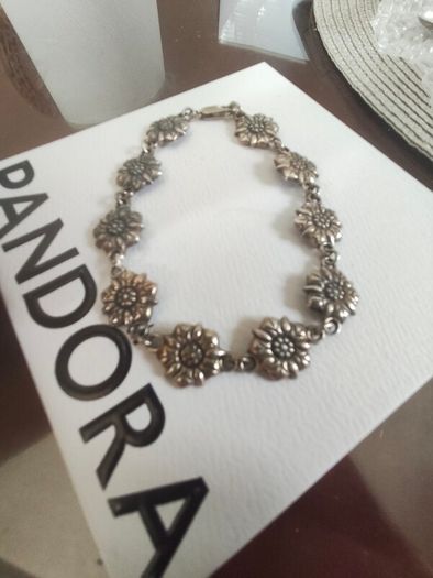 Vintage Sterling silver daisy bracelet