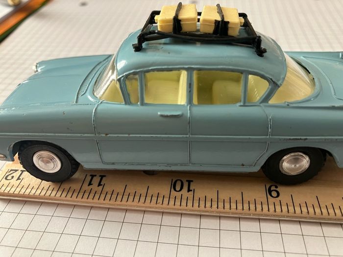 Spot on. 1:42. Vauxhall Cresta. With luggage. Mint condition.
