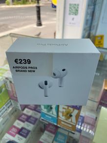 Apple AirPods Pro 3 with Live Translation