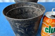 20 black plastic flower pots