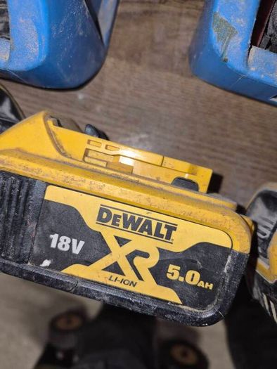 dewalt battery For repair