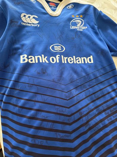 leinster  Rugby Jersey signed by the team