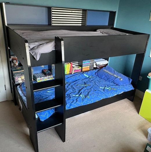 Bunk beds with 1 mattress