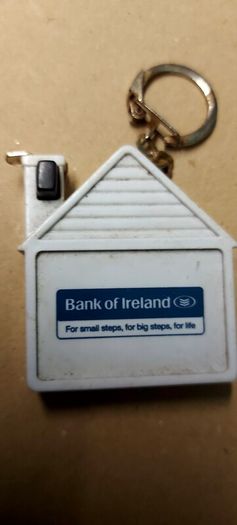 Vintage bank of Ireland measurement tape key ring , unusual novelty item ,,price includes post to anywhere in Ireland thank you, or if buyer collects cheaper, used condition see pictures for condition ,sold as seen