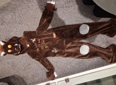 costume