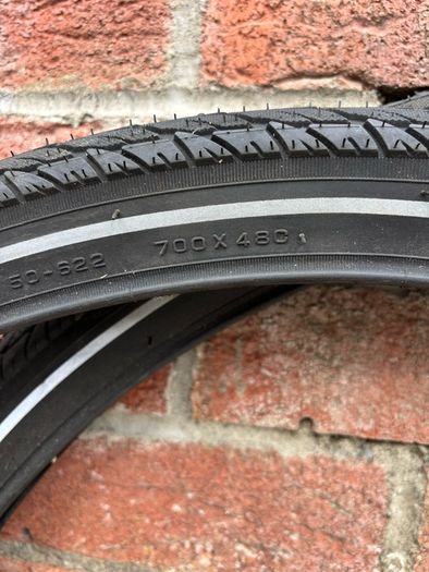 Road bike tyres