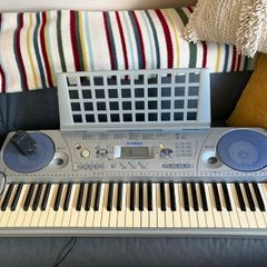 Yamaha PSR 275 Keyboard