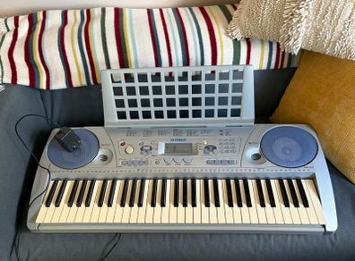 Yamaha PSR 275 Keyboard