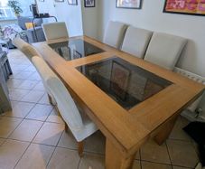 Beautiful Solid Oak Dining Table with Glass Insets plus 6 chairs