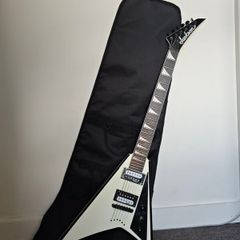 Jackson JS32T Rhoads