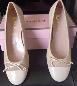 Suede leather pumps