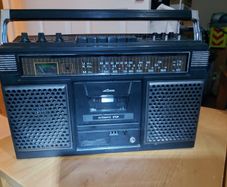 Vintage Radio and Tape Player-Recorder, everything working great and in excellent condition