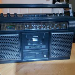 Vintage Radio and Tape Player-Recorder, everything working great and in excellent condition