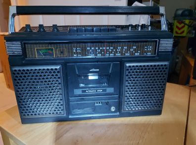 Vintage Radio and Tape Player-Recorder, everything working great and in excellent condition