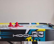 air hockey