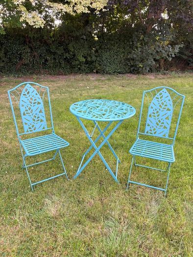 Teal metal garden set (new)