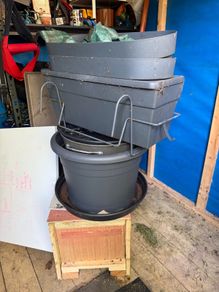 planting pots with water tray, various sizes available,